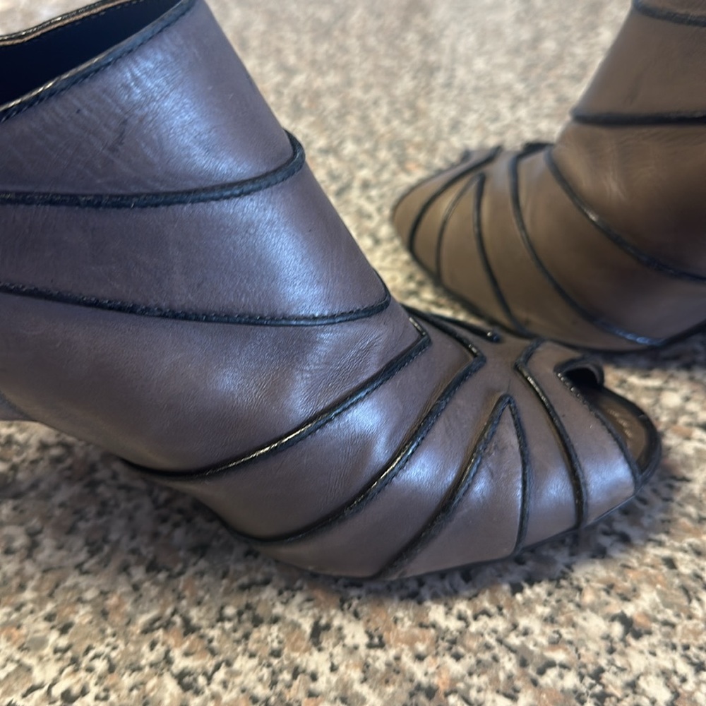 Louis Vuitton Peep Toe Booties EU 37 - Picture 10 of 16